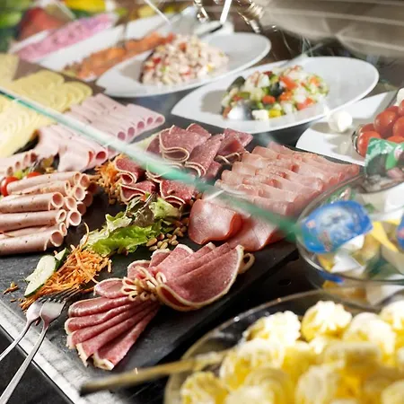 丹普木赫酒店 4*