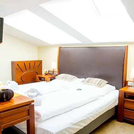 丹普木赫酒店 4*